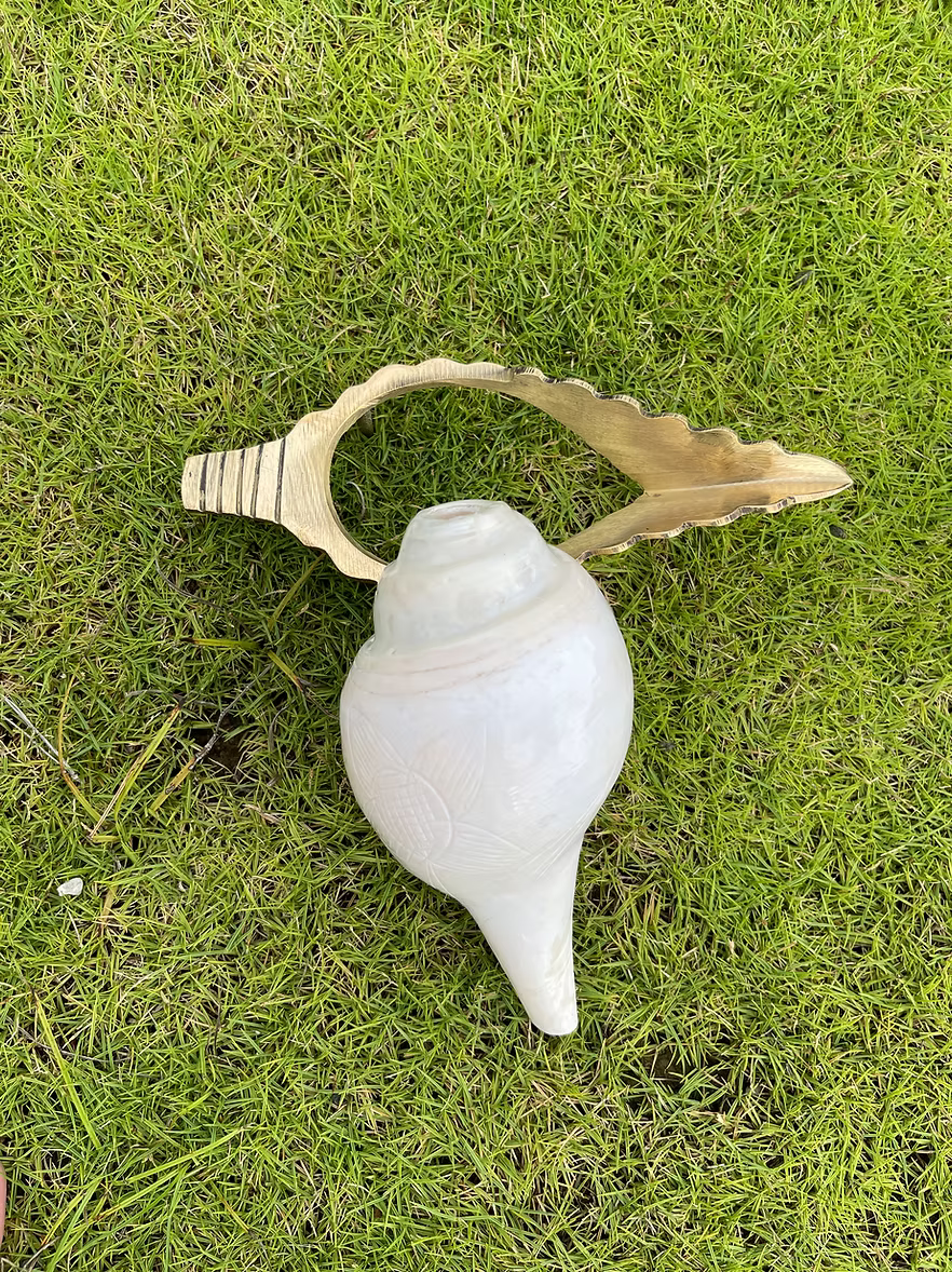 Shankh Stand (Conchshell Stand)