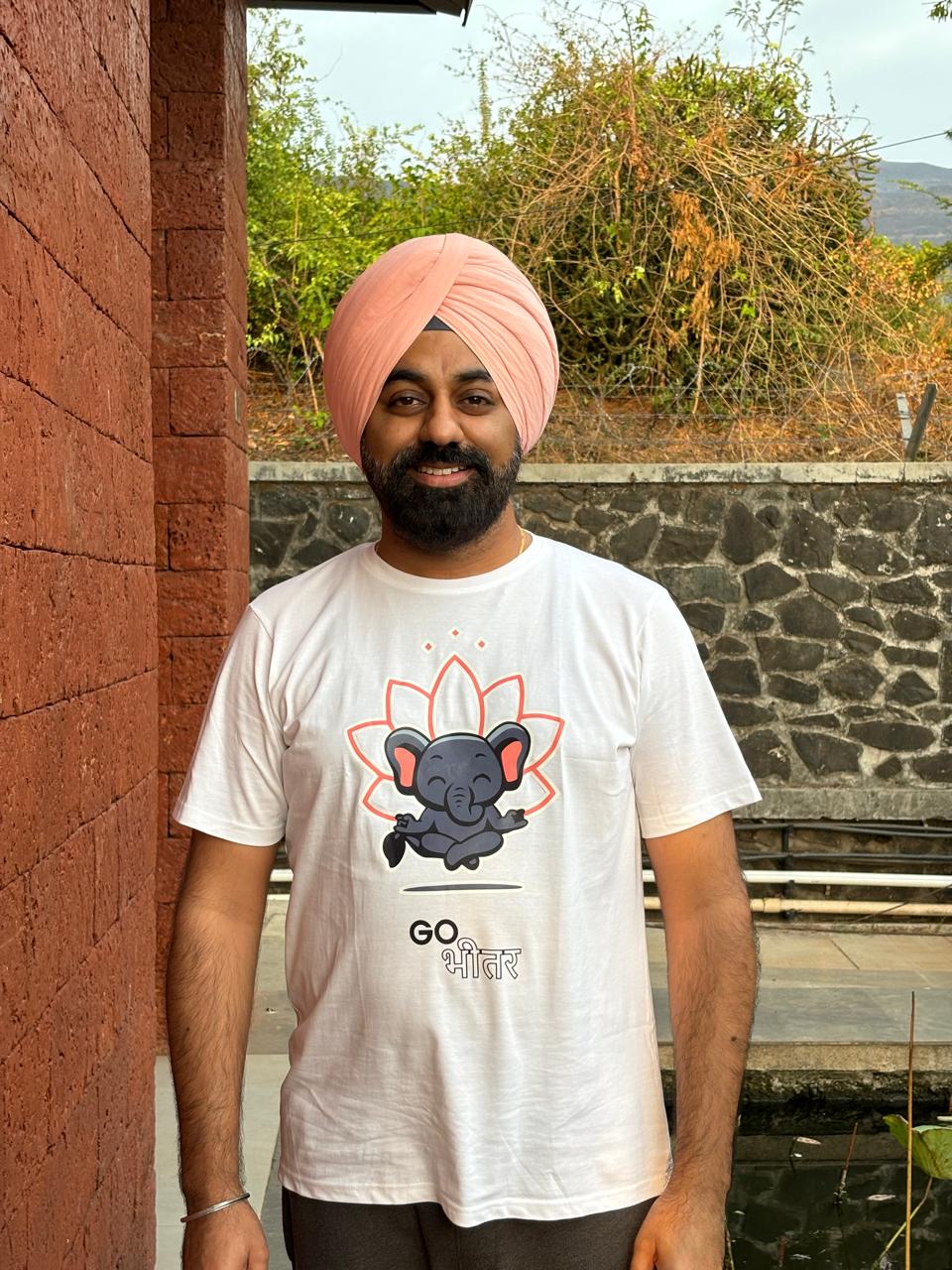 Go भीतर T-Shirt