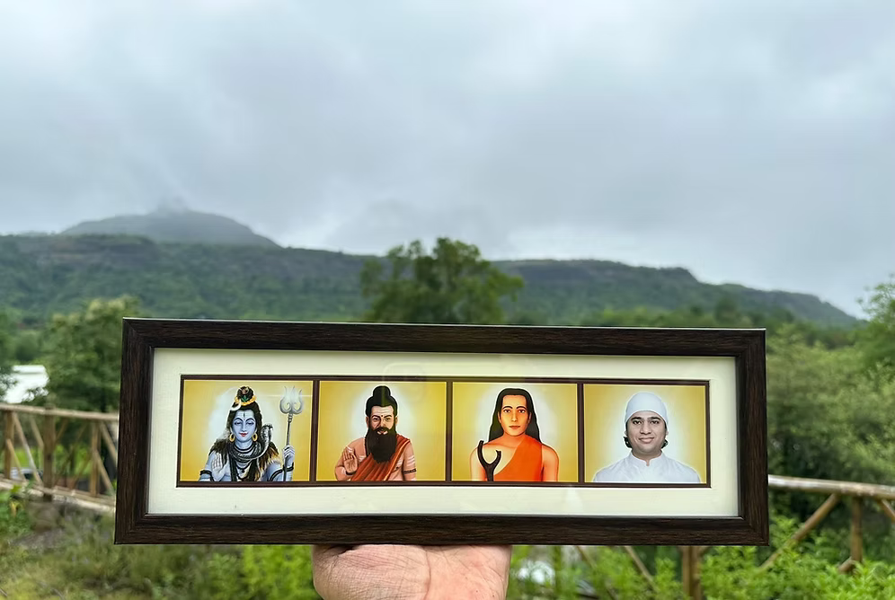 Guru Paramparā Frame
